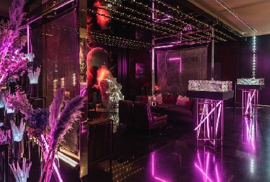 Неон в event-дизайне: мероприятия, свадьбы, наружное оформление
